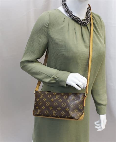 Louis Vuitton Trotteur Crossbody Bag 